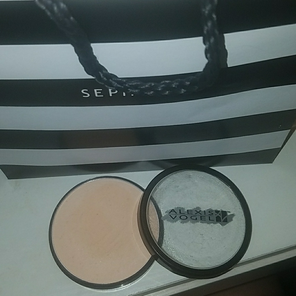 Alexis Vogel Translucent Powder